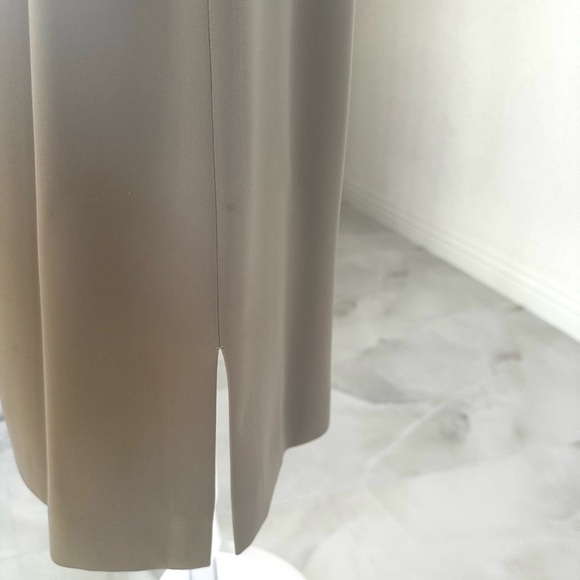 Women's Tahari Olive Blazer and Skirt Set - Picture 4 of 7